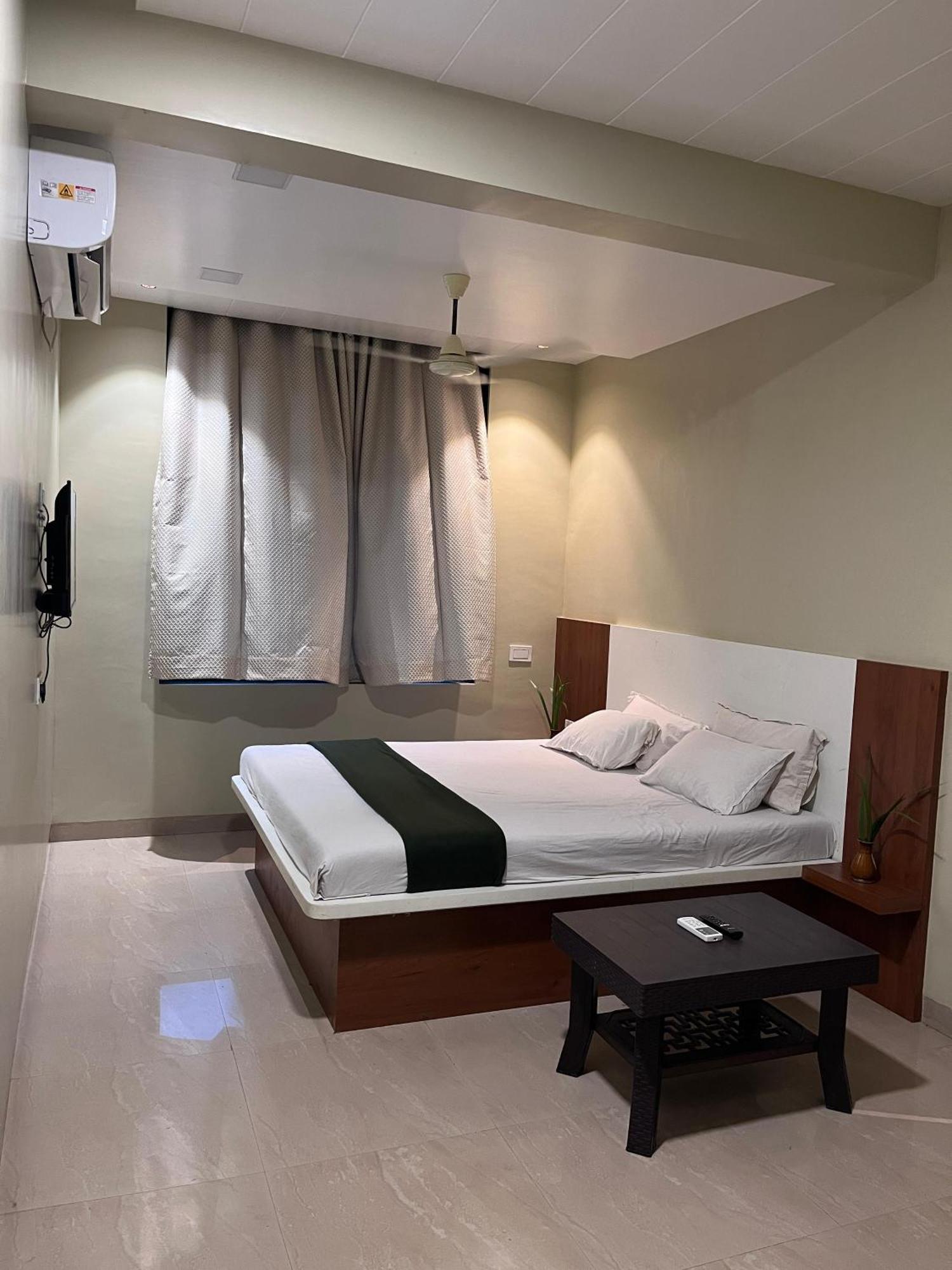 Hotel Sun Lodging Bhiwandi Экстерьер фото