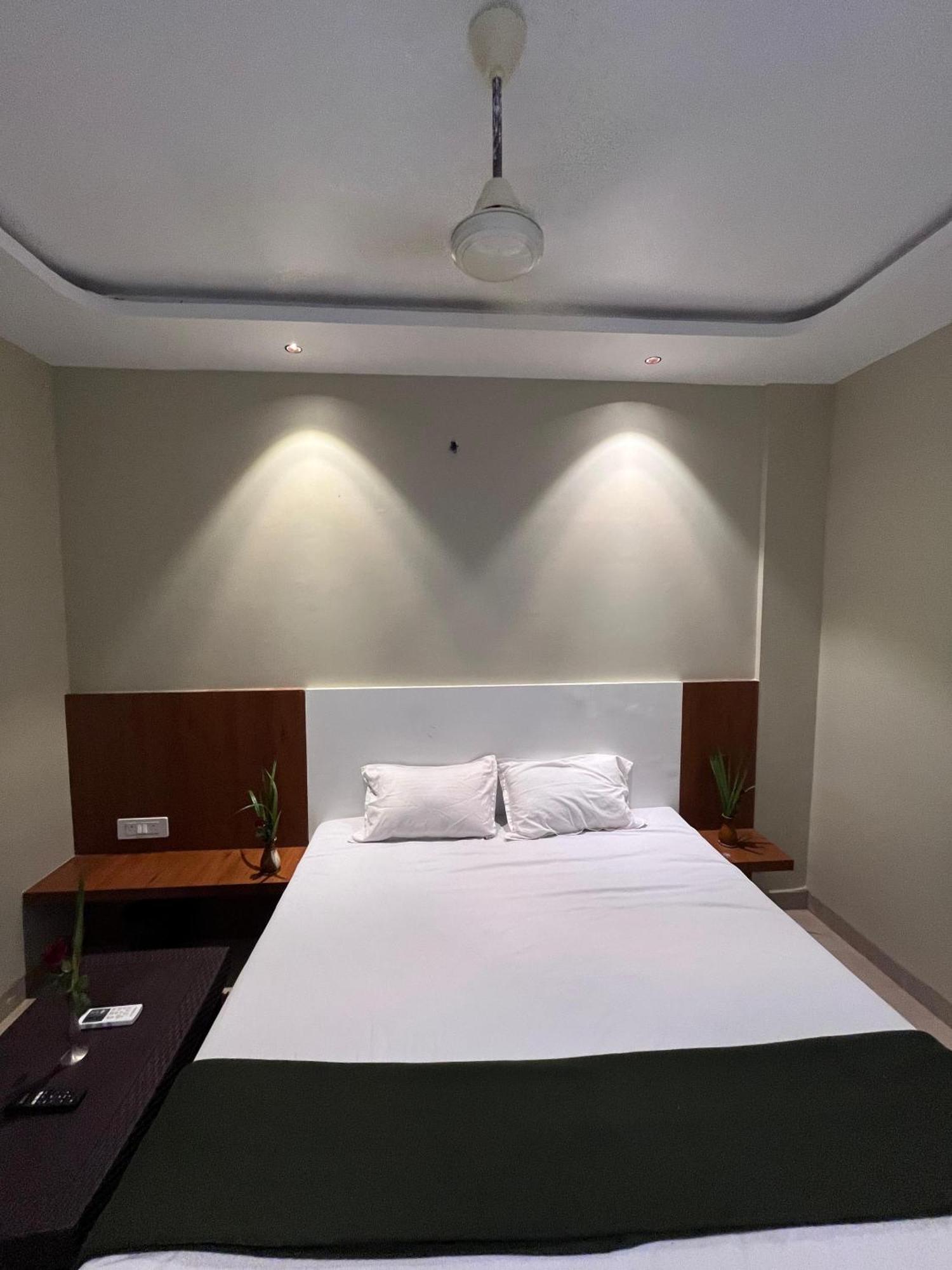 Hotel Sun Lodging Bhiwandi Экстерьер фото